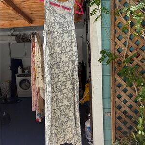 Magnolia pearl Sleeveless Leaf Print Maxi Dress